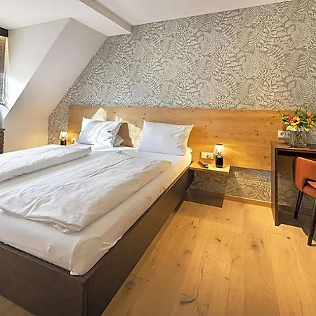 Jauch's Loewen Hotel-restaurant Hotel