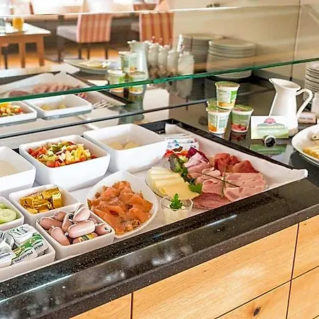 Jauch's Loewen Hotel-restaurant Hotel