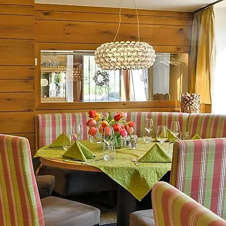 Jauch's Loewen Hotel-restaurant فندق أومكيرش