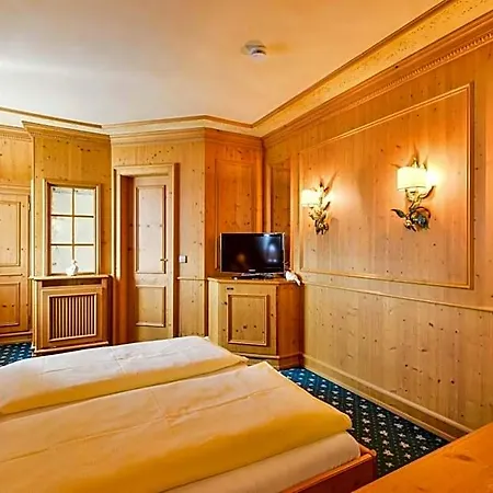 Jauch's Loewen Hotel-restaurant Hotel *